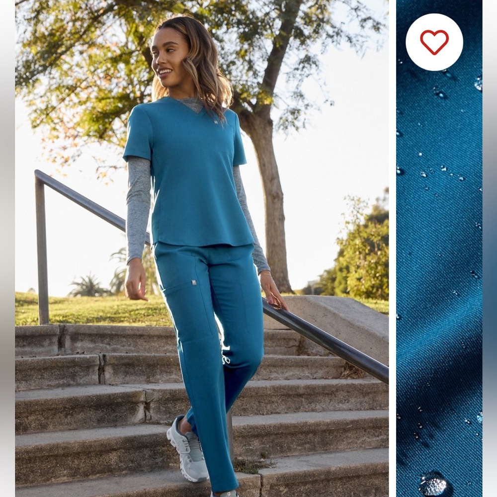 Fabletics scrub set in Caribbean Blue size Small